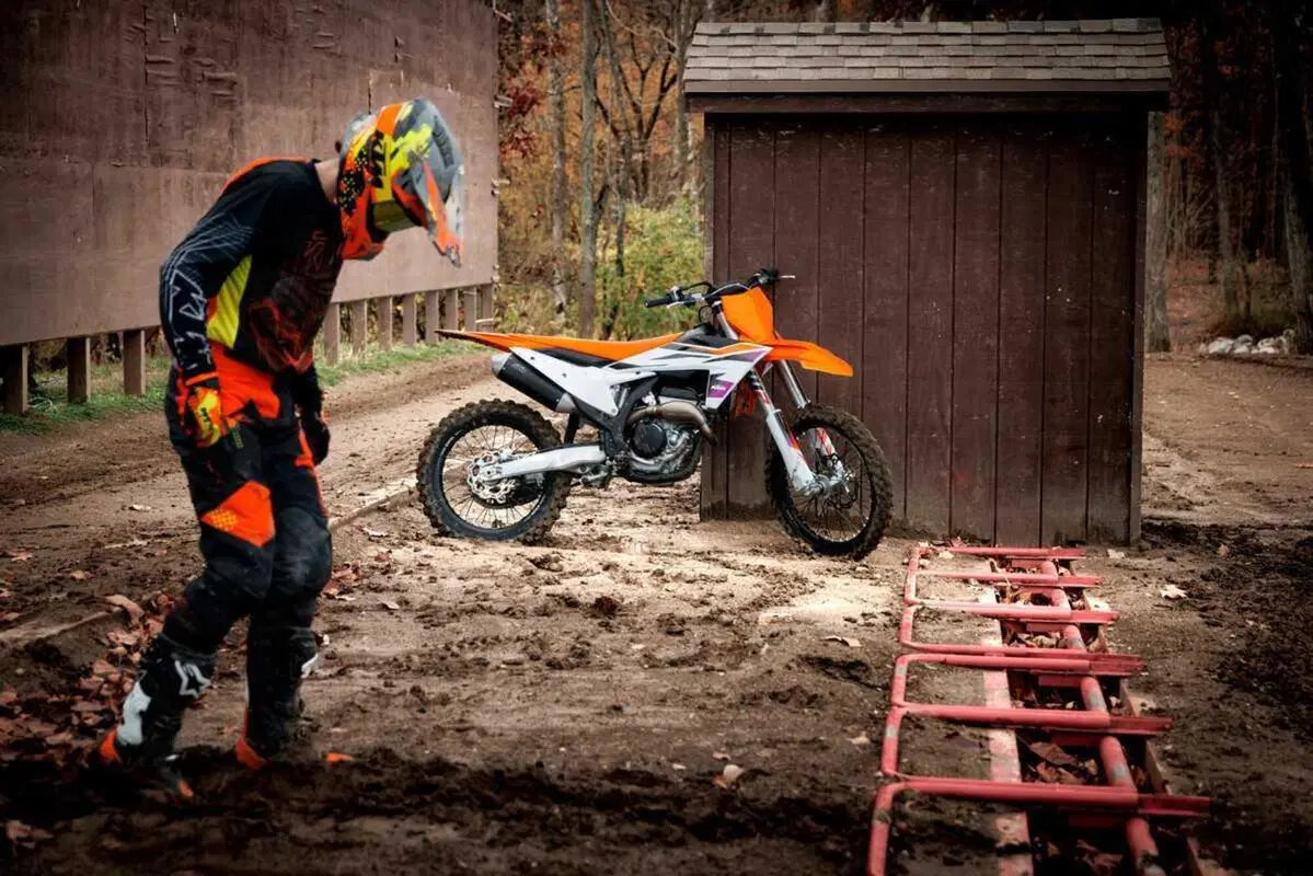 KTM presenta la gamma Motocross 2024 (13)