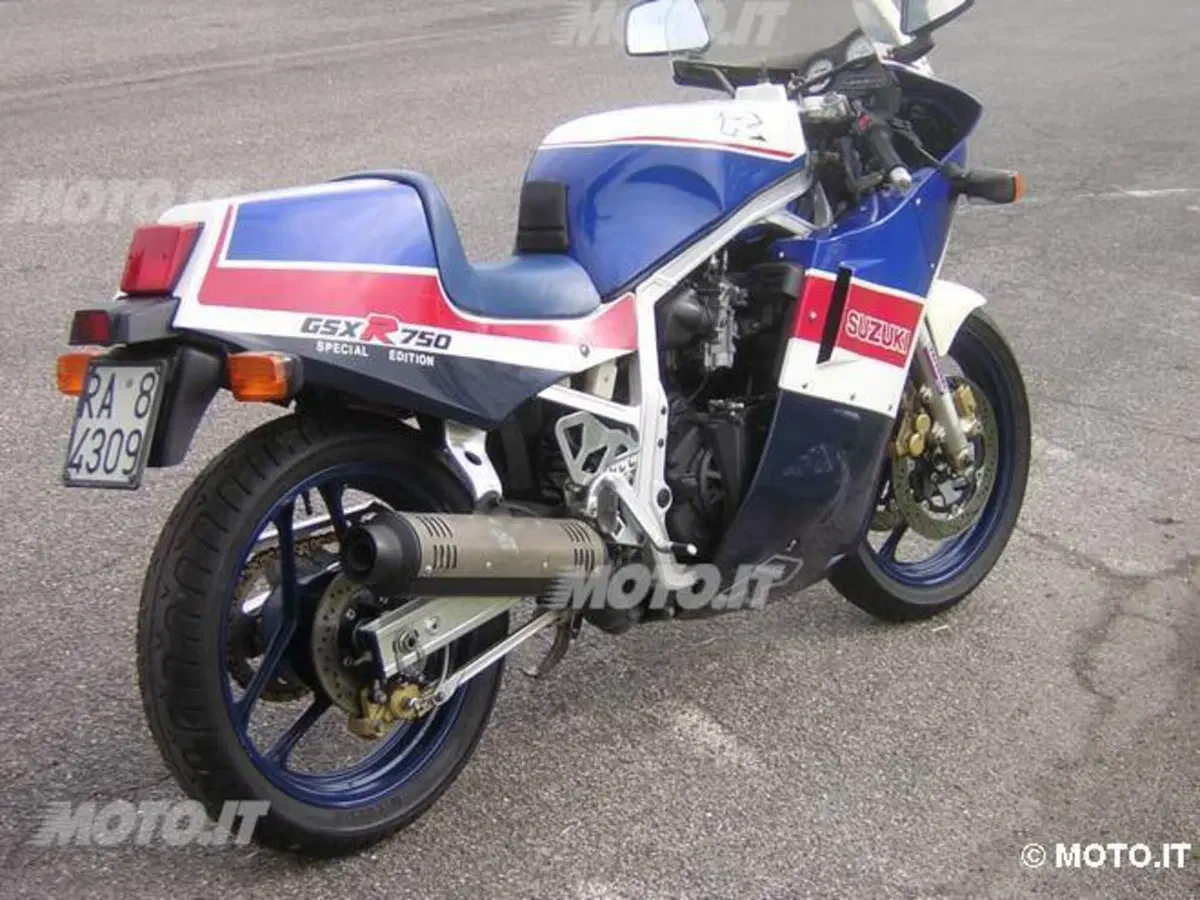 Le Belle e Possibili di Moto.it: Suzuki GSX-R 750R (4)