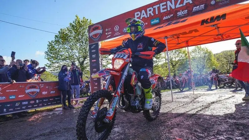 Trofei enduro KTM, Husqvarna e GASGAS: a Spoleto va in scena l&rsquo;enduro dei tre mondi. C'&egrave; anche Cairoli! 