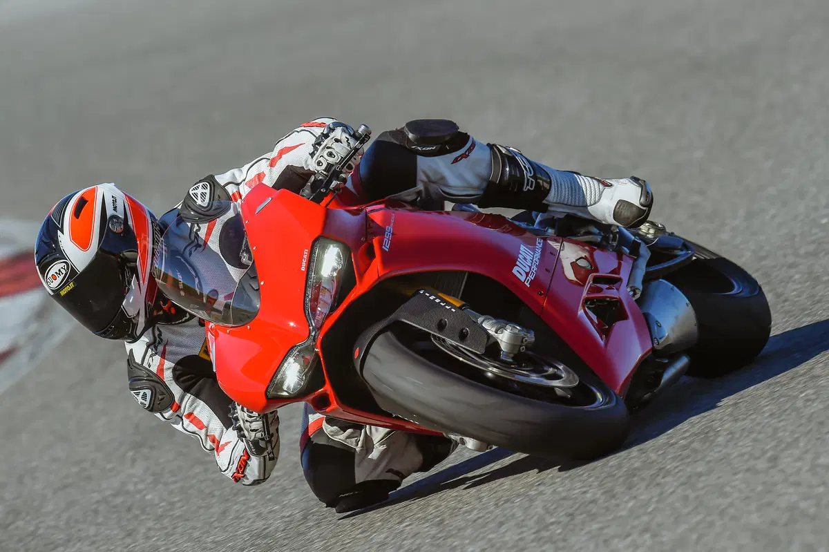Ducati Panigale 1299S (2)