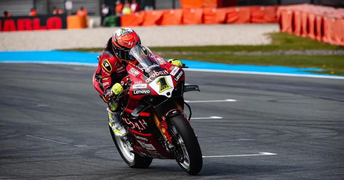 SBK 2023. GP d'Olanda. Alvaro Bautista domina Gara 1 ad Assen