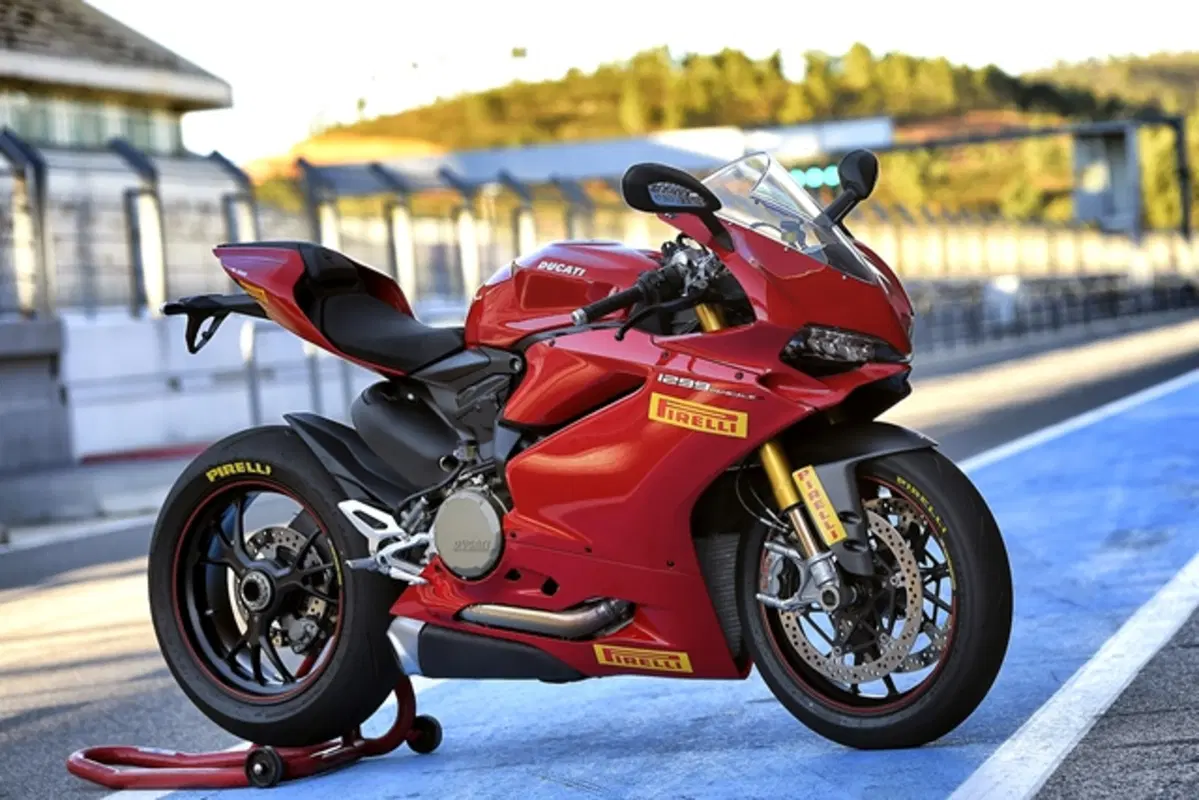 Pirelli Diablo Supercorsa SP primo equipaggiamento della nuova Ducati 1299 Panigale (4)