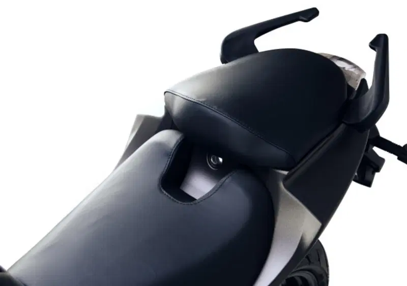 Hyosung Comet GT 125 Comet GT 125 R (2015) (13)