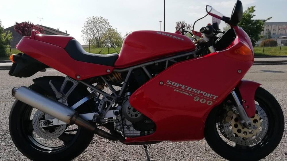 Ducati Supersport desmodue 900 (2)
