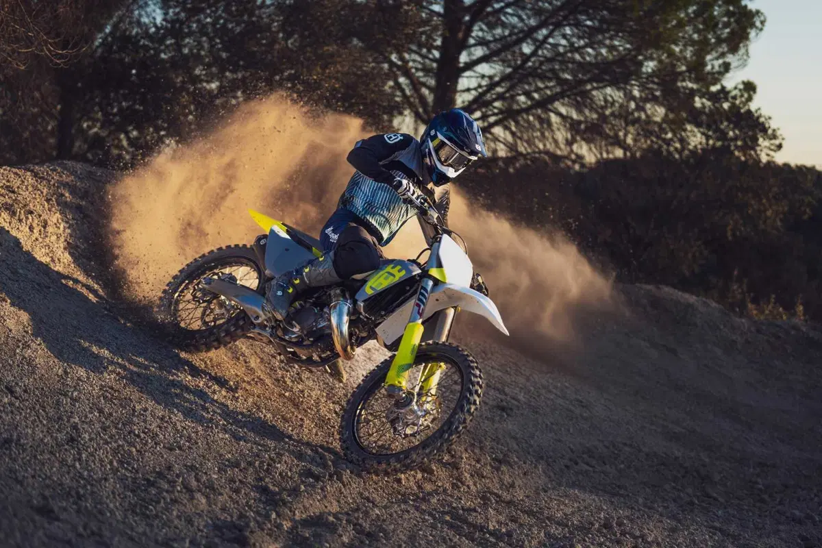 Husqvarna Motorcycles presenta la sua gamma motocross 2024 (20)