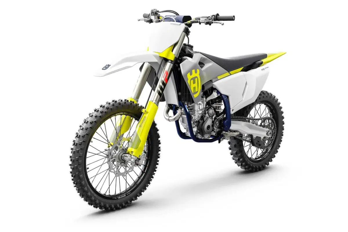 Husqvarna Motorcycles presenta la sua gamma motocross 2024 (32)