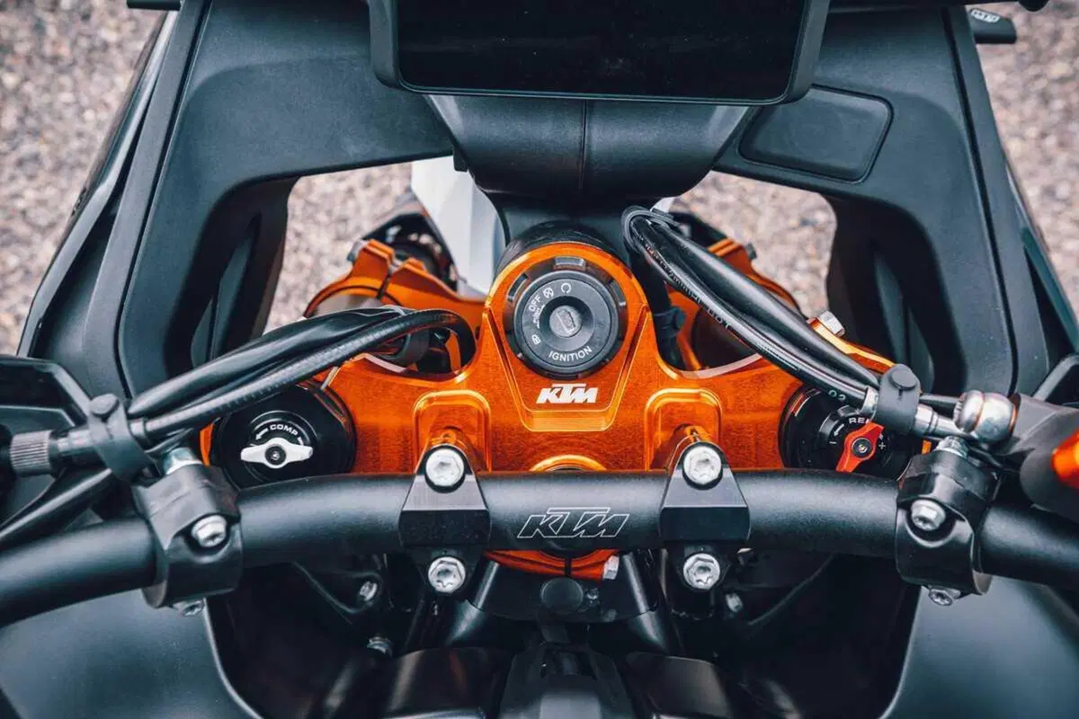 Nuova KTM 890 SMT! Il ritorno della SuperMoto Tourer 