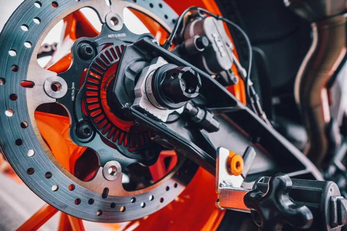 Nuova KTM 890 SMT! Il ritorno della SuperMoto Tourer  (7)