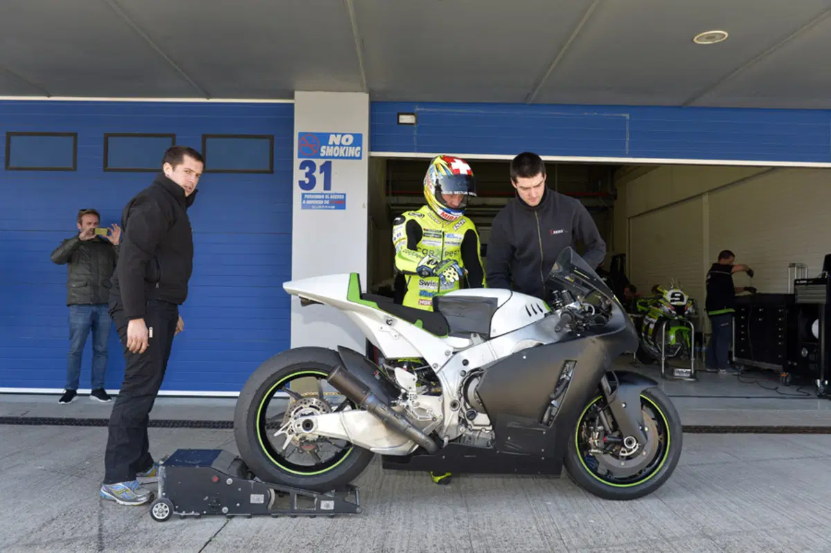 Aprilia e Kawasaki provano le MotoGP a Jerez (5)
