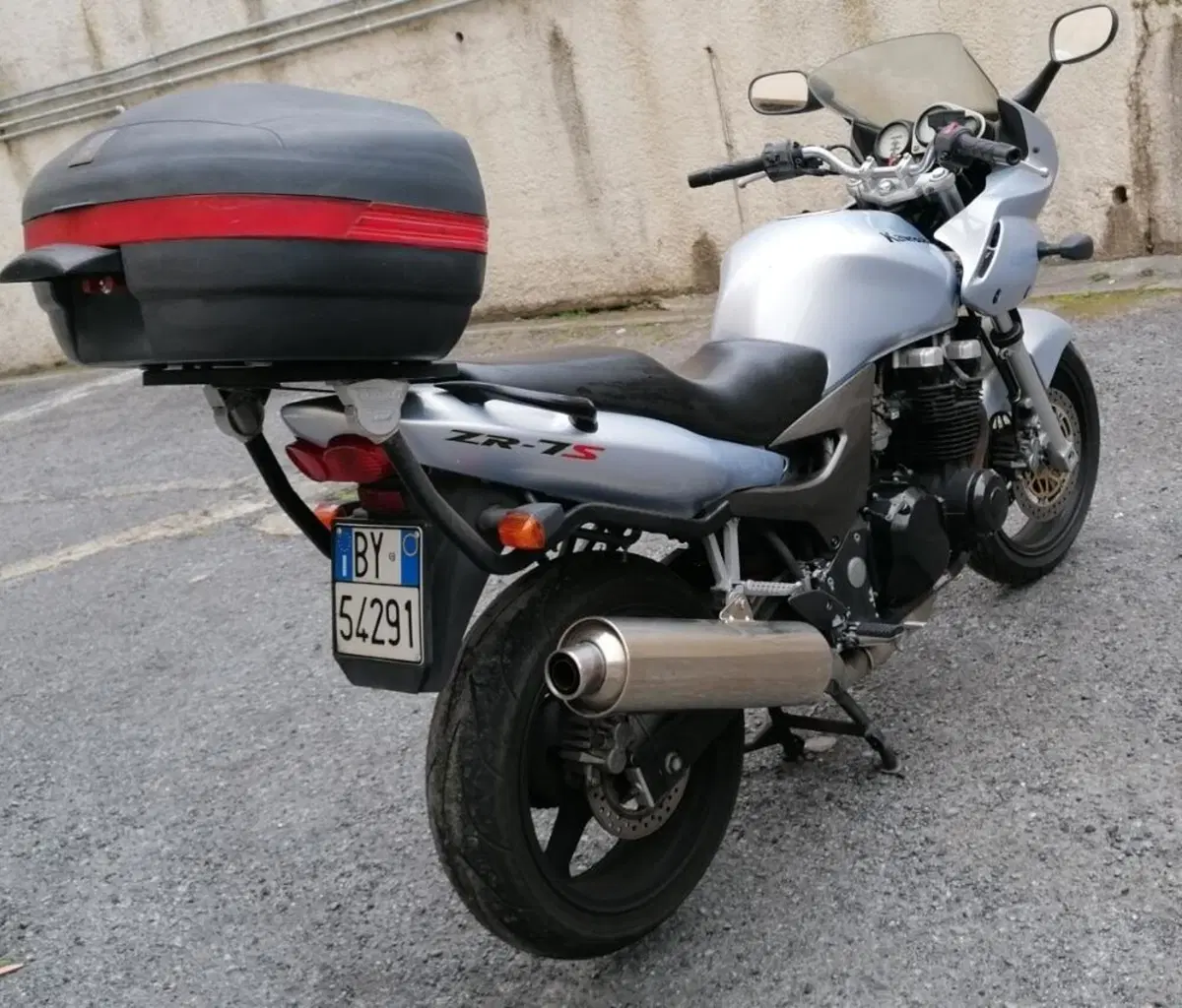 Kawasaki ZR-7 (2001 - 04) (2)