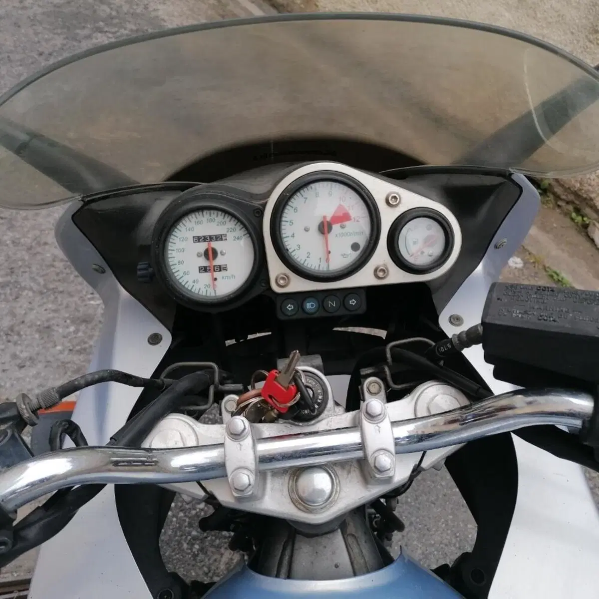 Kawasaki ZR-7 (2001 - 04) (5)