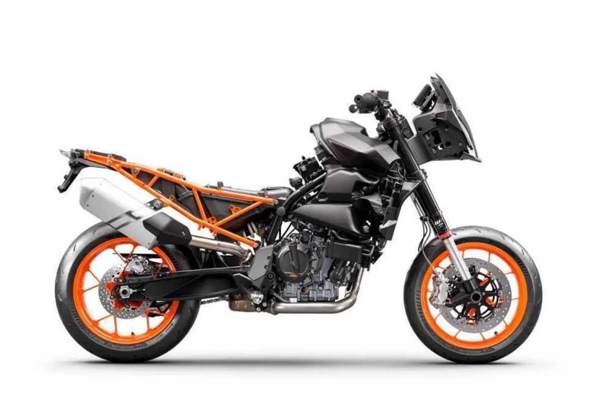 KTM 890 SMT TEST (2)