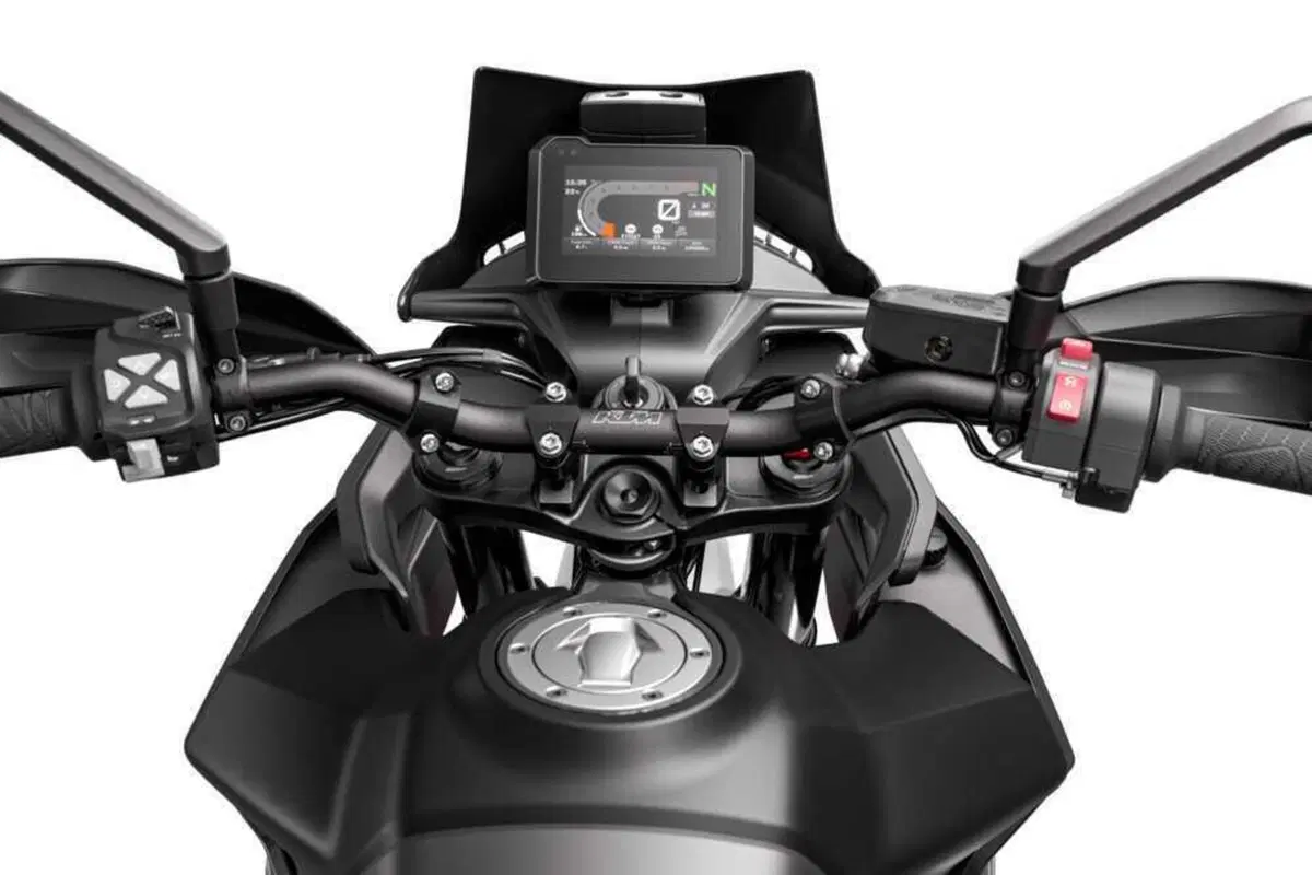 KTM 890 SMT TEST (3)