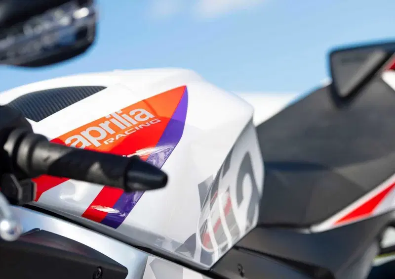 Aprilia RSV4 1100 RSV4 1100 Factory Speed White (2023 - 24) (2)