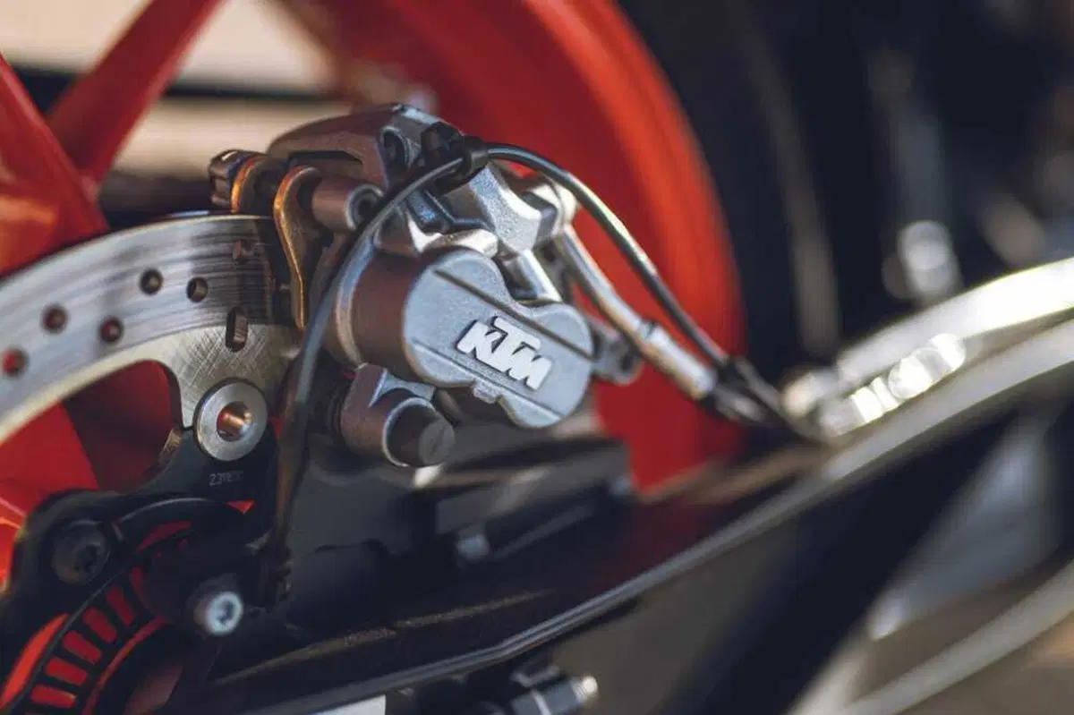 KTM 890 SMT TEST: la Supermoto Tourer è tornata!
