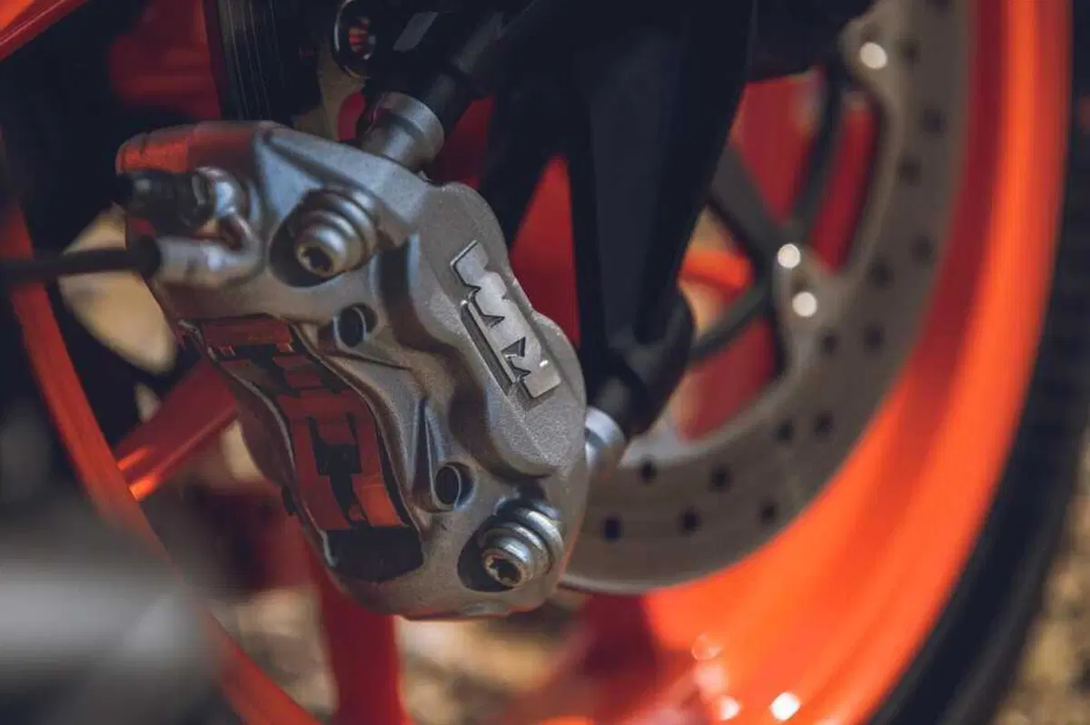 KTM 890 SMT TEST: la Supermoto Tourer è tornata! (2)