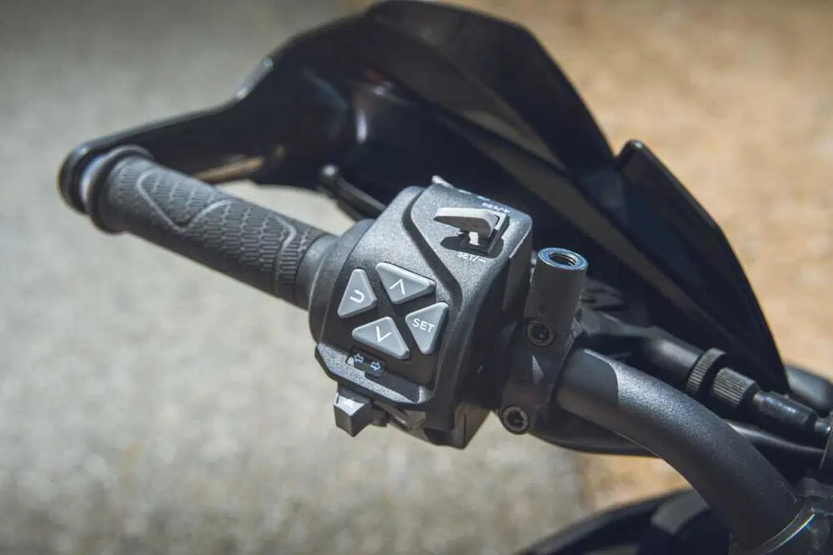 KTM 890 SMT TEST: la Supermoto Tourer è tornata! (5)