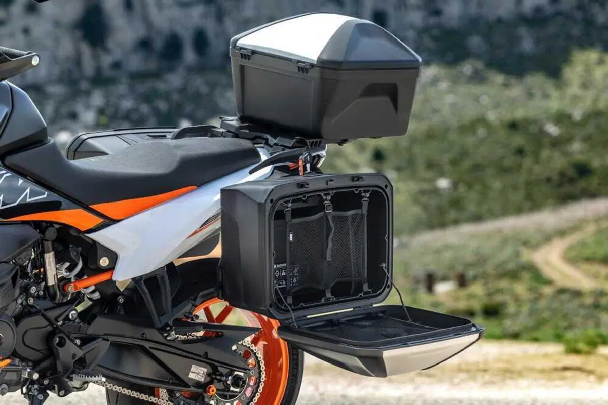 KTM 890 SMT TEST: la Supermoto Tourer è tornata! (4)