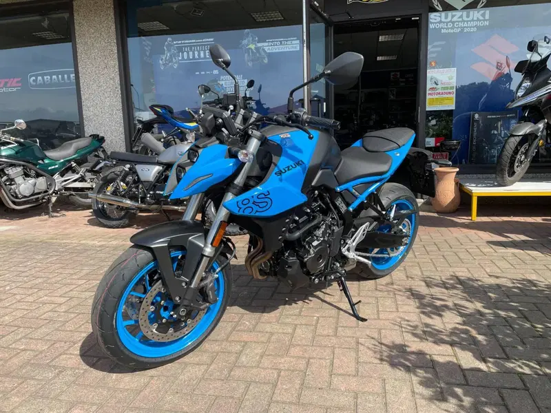 Suzuki GSX-8S (2023 - 24)