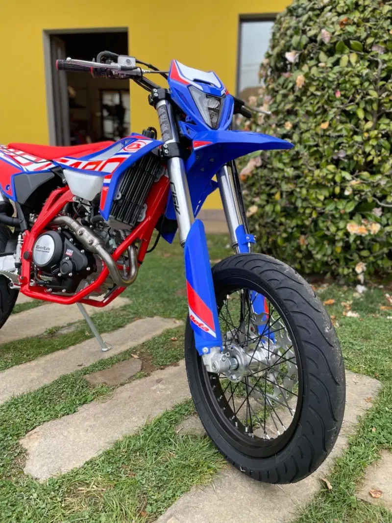 Betamotor RR 125 4T Motard R (2025 - 26) (2)