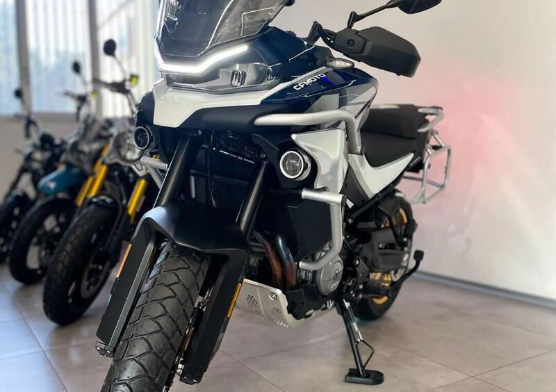 Vendo CFMOTO 800MT Explorer (2023 - 24) nuova a Brescia (codice 9152388) 