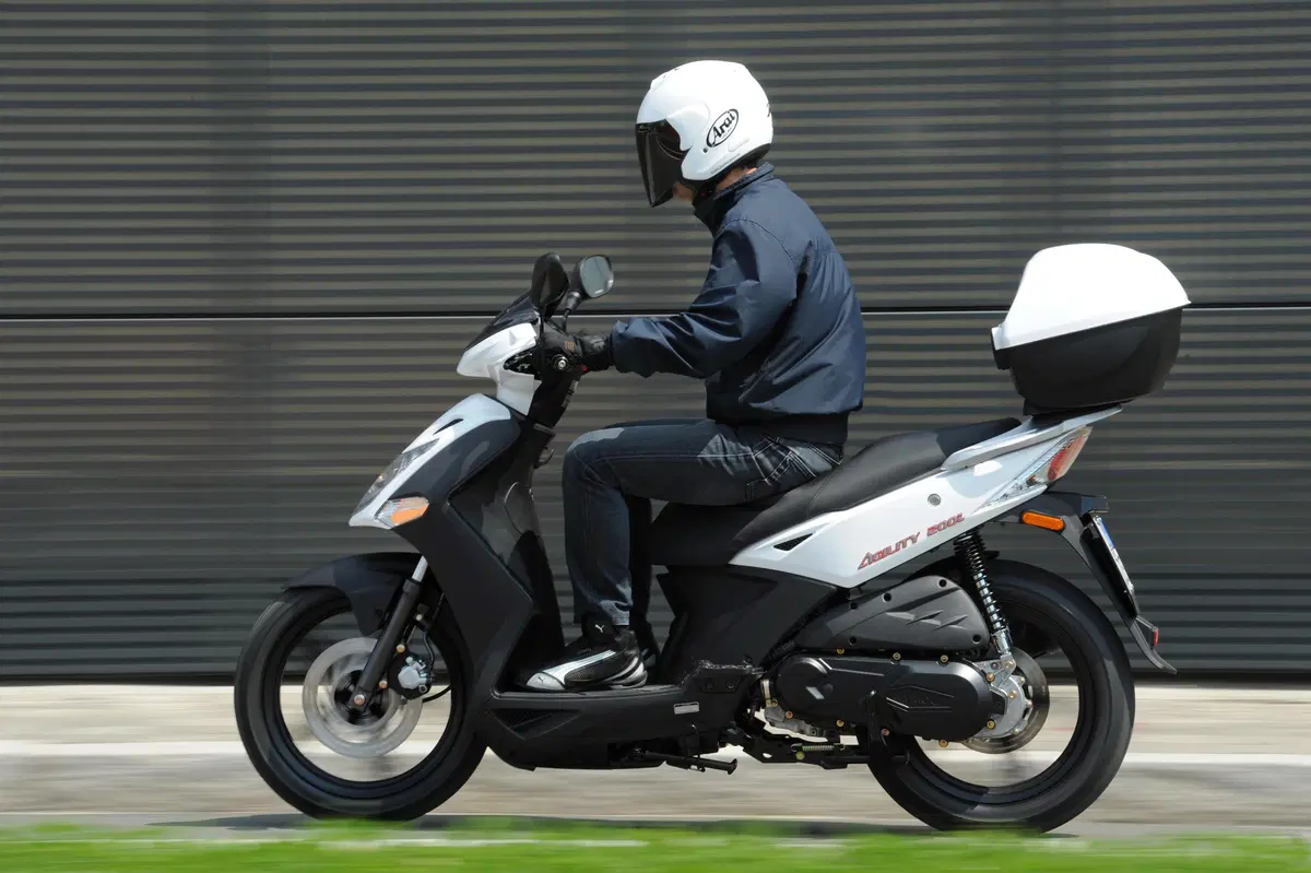Kymco Agility 200 Agility 200i R16 (2008 - 16) (17)