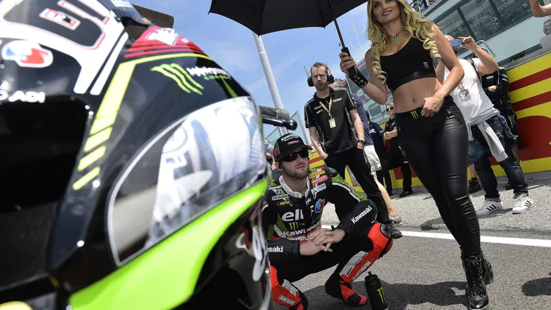 Tom Sykes rinnova con Kawasaki