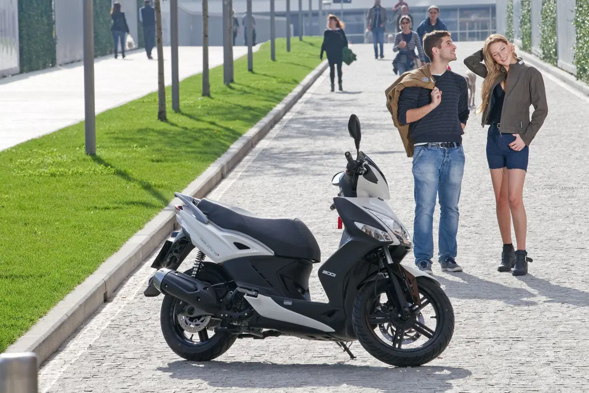 Kymco Agility 200 Agility 200i R16 + (2014 - 17) (7)