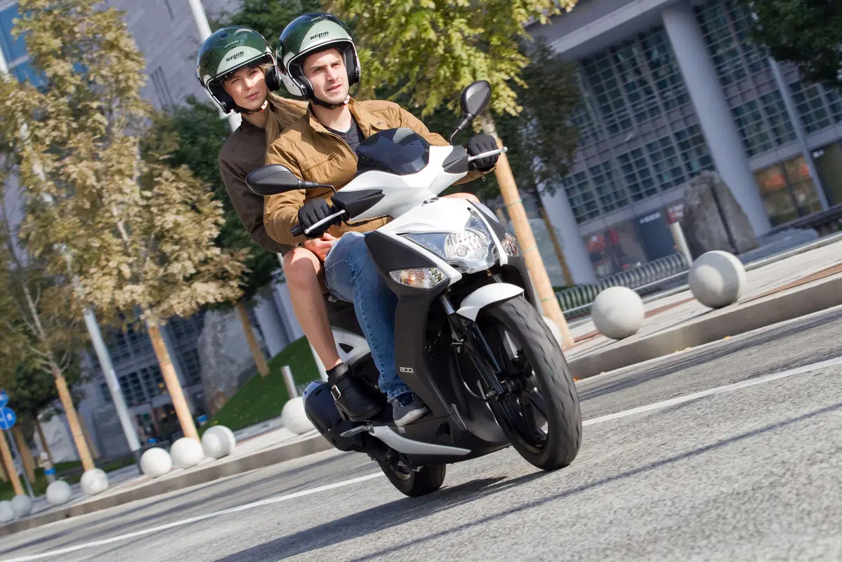Kymco Agility 200 Agility 200i R16 + (2014 - 17) (9)