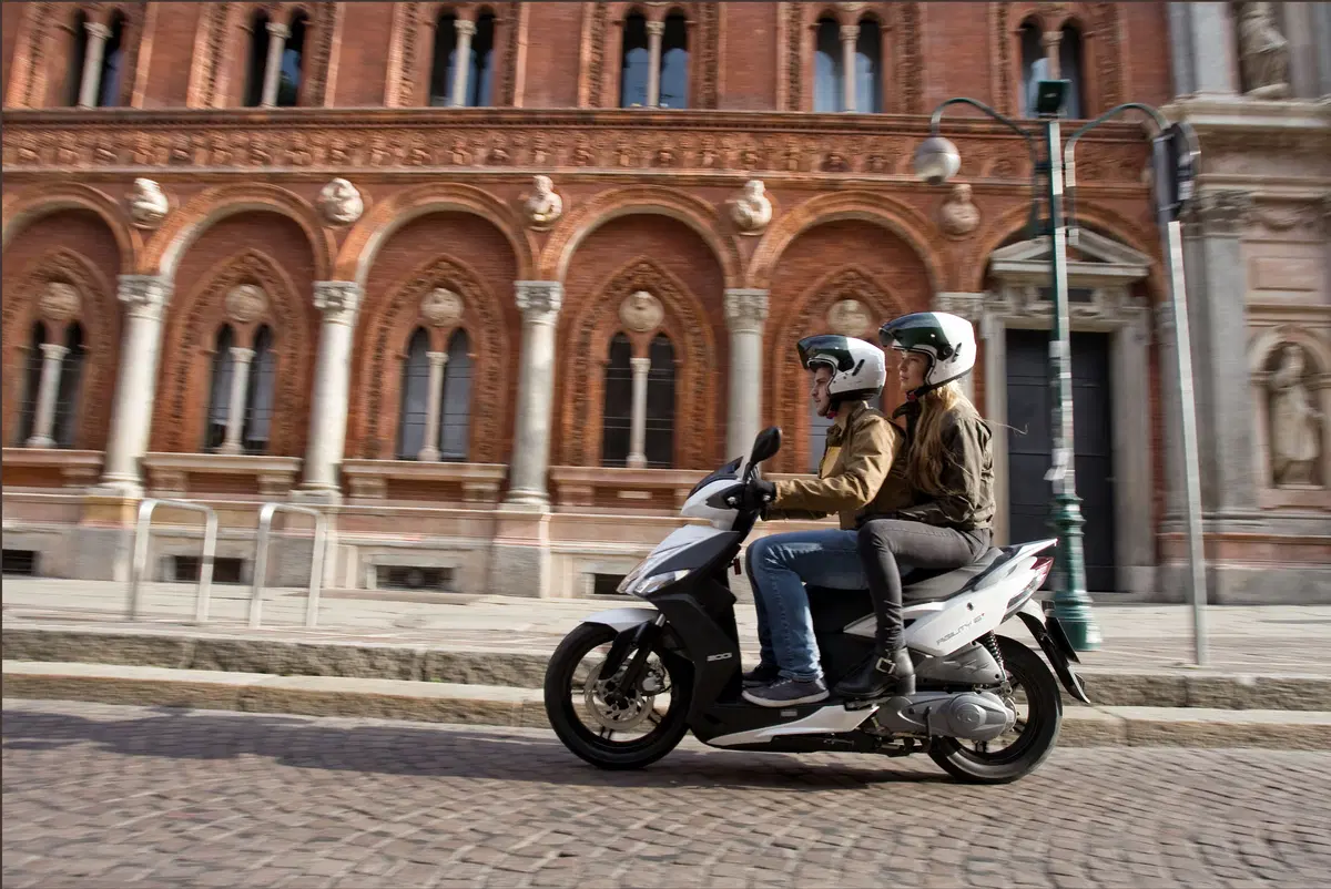 Kymco Agility 200 Agility 200i R16 + (2014 - 17) (10)