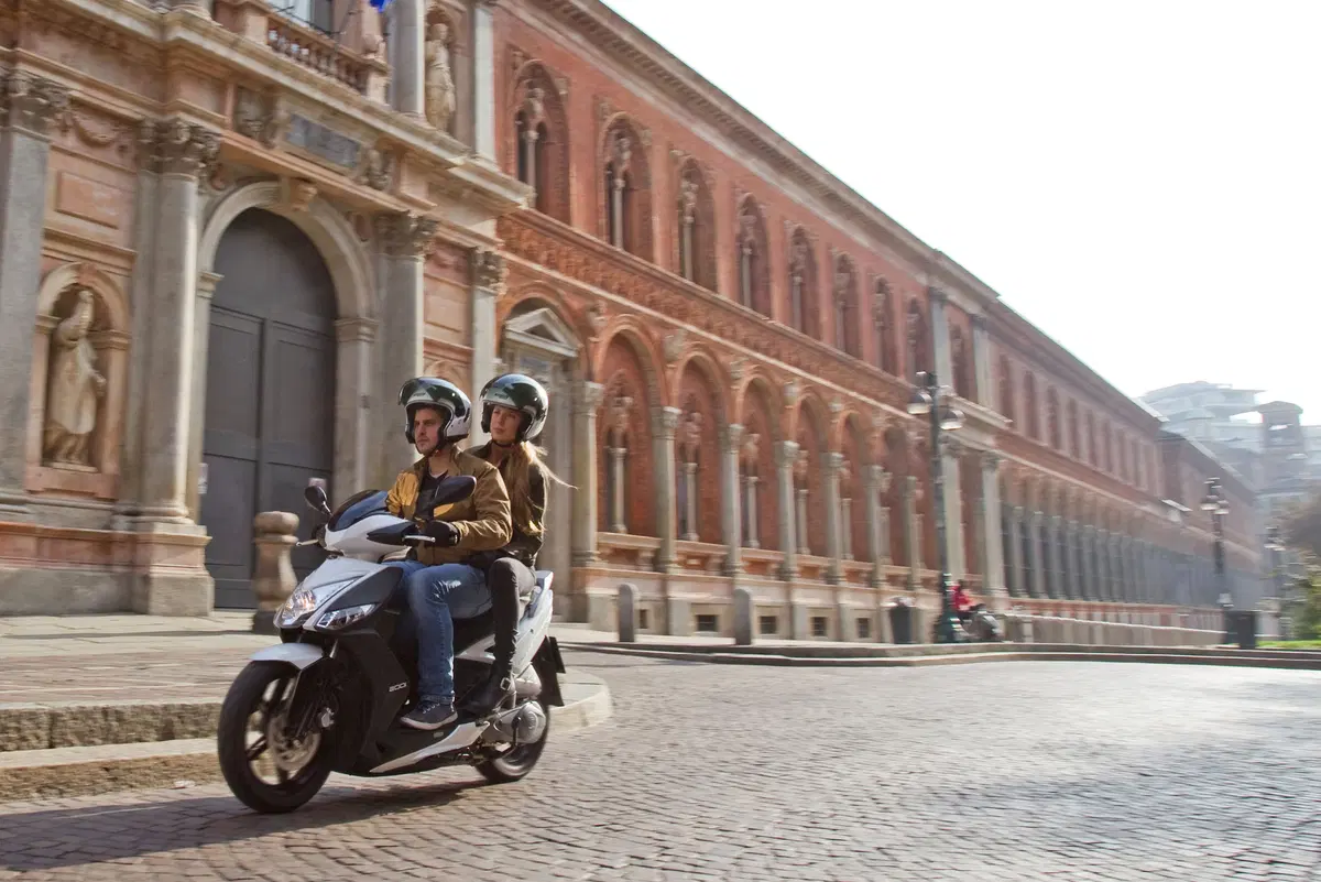 Kymco Agility 200 Agility 200i R16 + (2014 - 17) (13)