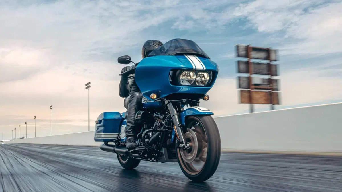 Harley-Davidson Touring Road Glide ST Fast Johnnie Enthusiast (2023) (2)