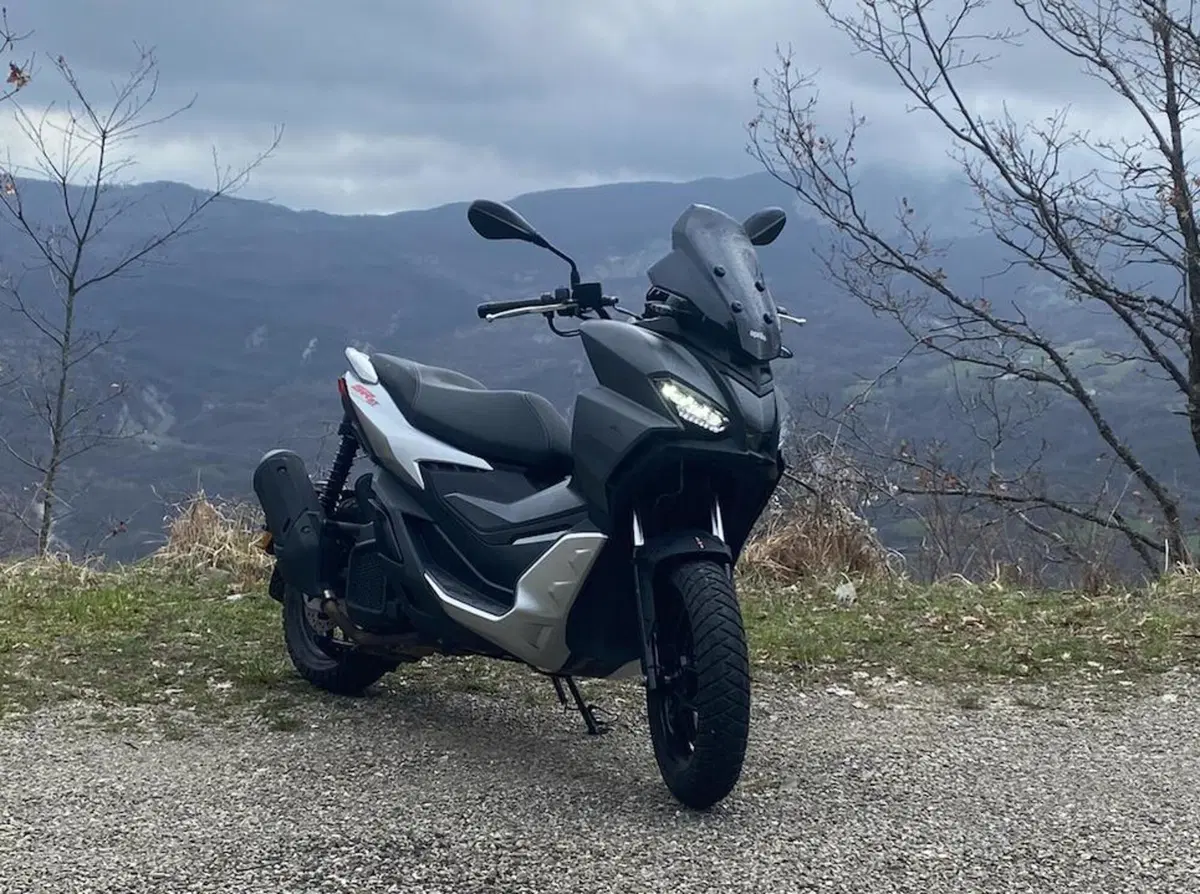 Aprilia SR 125 GT: io sono versatilità! [LONG TEST] (2)