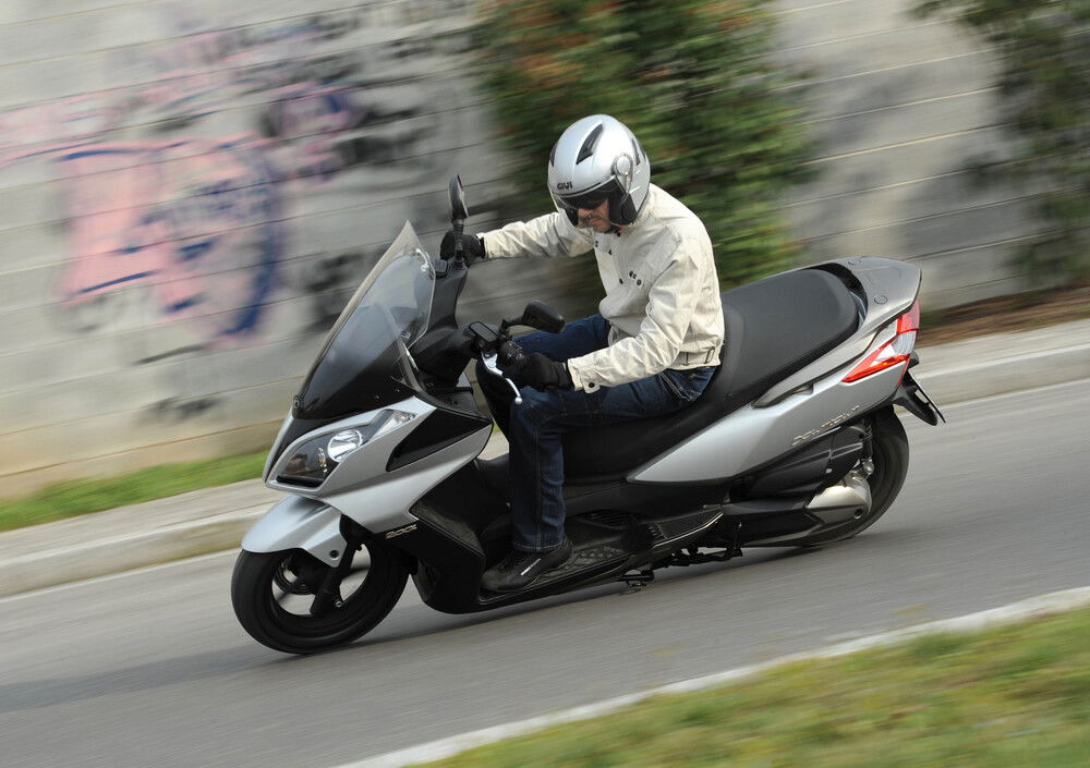 Kymco Downtown 200i (2009 - 16) (2)