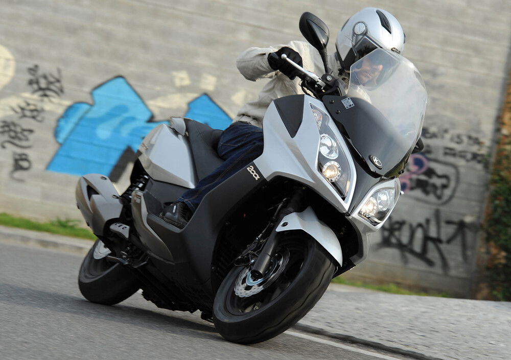 Kymco Downtown 200i (2009 - 16) (5)