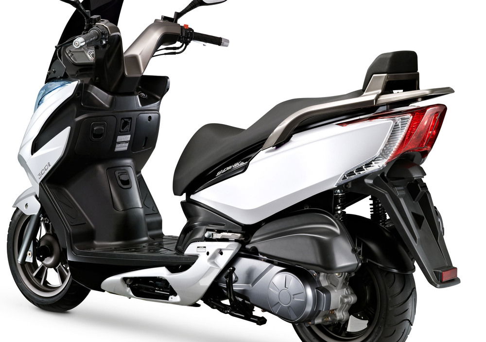 Kymco G-Dink 300i (2011 - 17) (3)