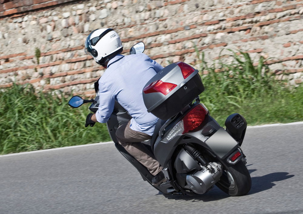 Kymco People 300i GT (2010 - 17) (4)