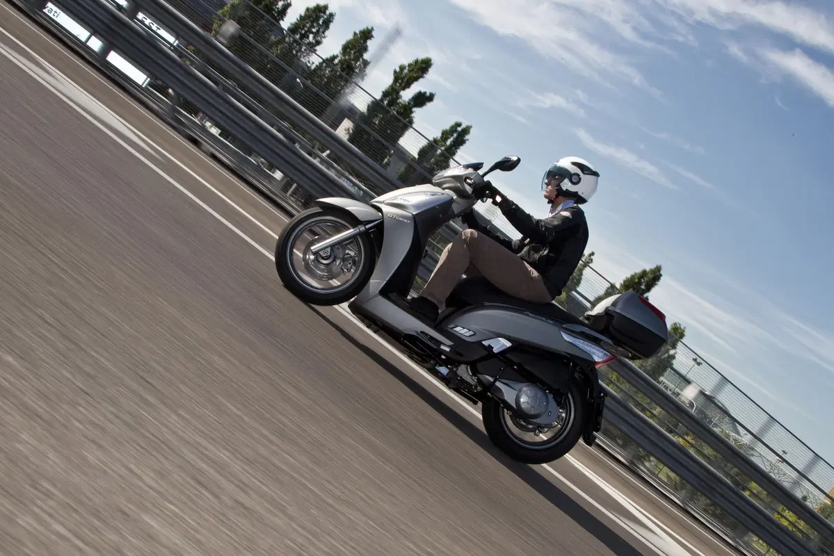 Kymco People 300 People 300i GT (2010 - 17) (8)