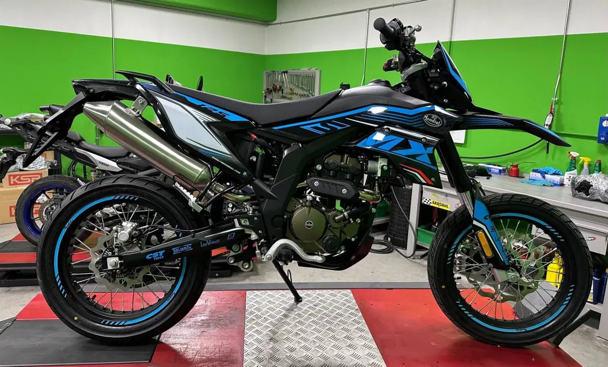 FB Mondial SMX 125 Motard (2021 - 24) (2)