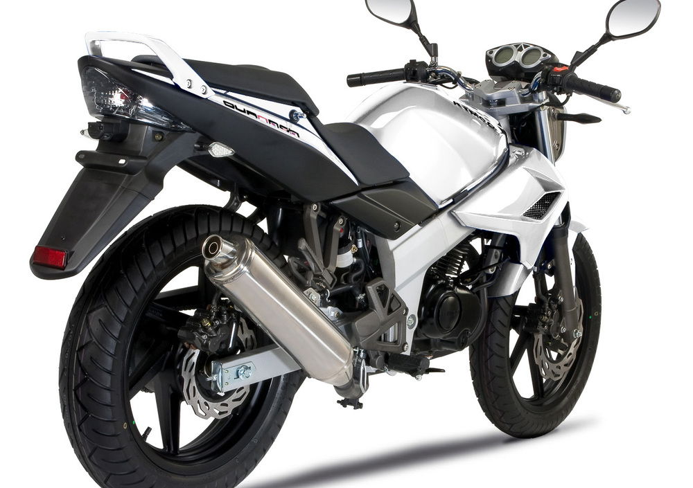 Kymco Quannon 125 Naked (2010 - 17) (2)