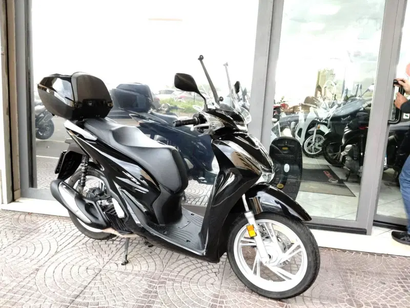 Honda SH 150i (2020 - 23) (4)