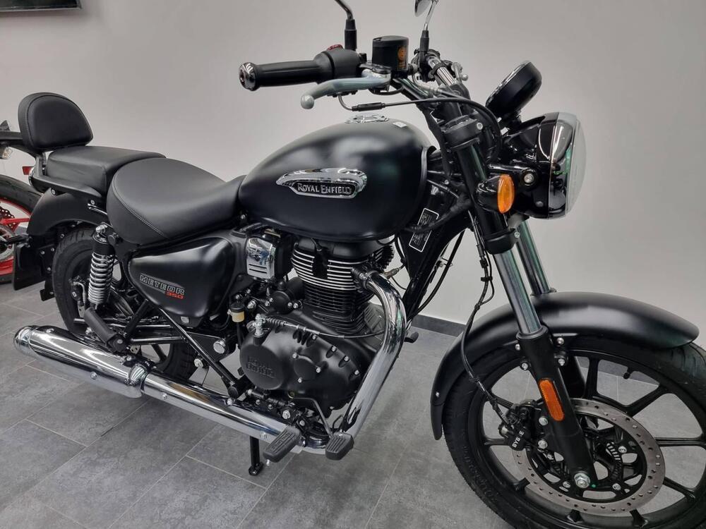 Royal Enfield Meteor 350 Stellar (2021 - 24) (3)