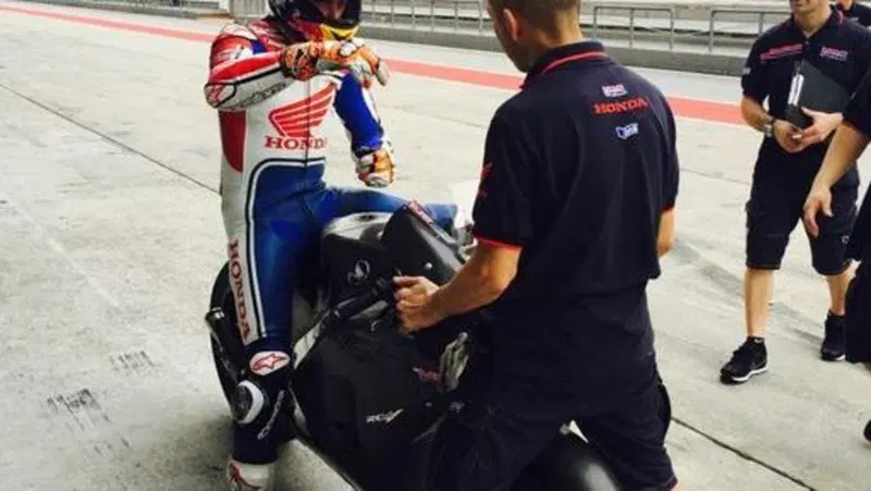 Stoner tester Honda a Sepang: "Pochi giri, ma qualche dato utile"