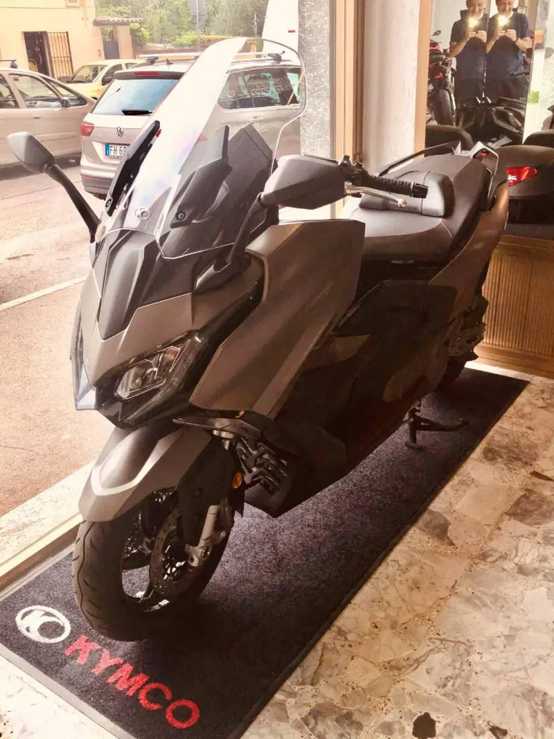 Kymco AK 550 ETS (2021 - 26) (2)