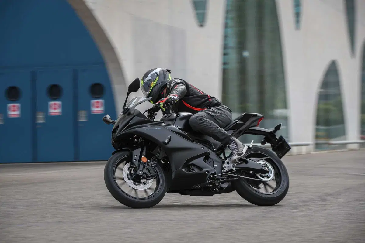 Yamaha R125 2023 TEST: divertente è dire poco (9)