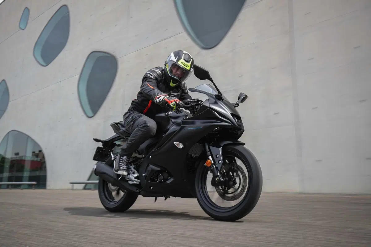 Yamaha R125 2023 TEST: divertente è dire poco (10)