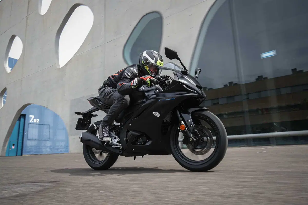 Yamaha R125 2023 TEST: divertente è dire poco (13)