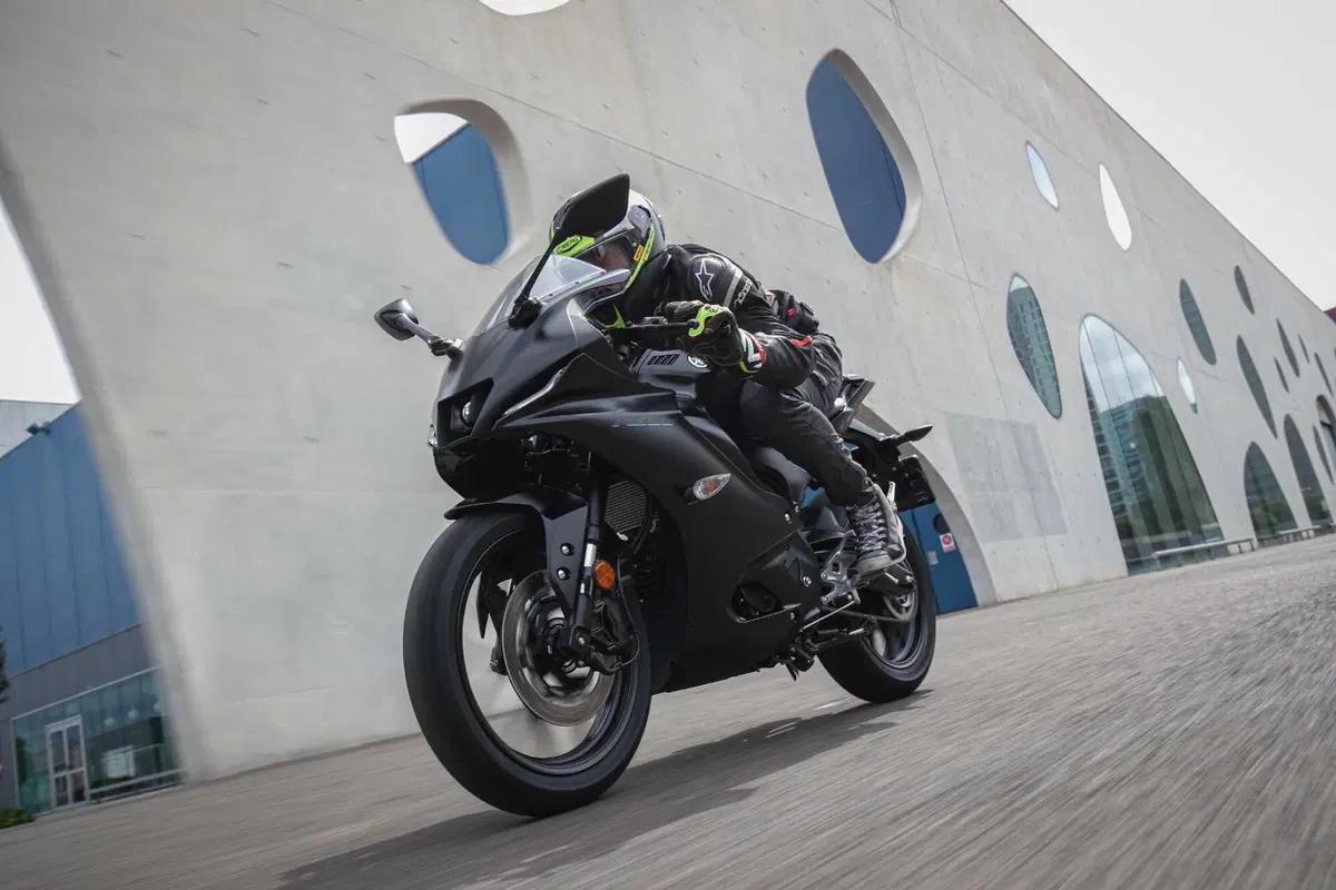 Yamaha R125 2023 TEST: divertente è dire poco (15)
