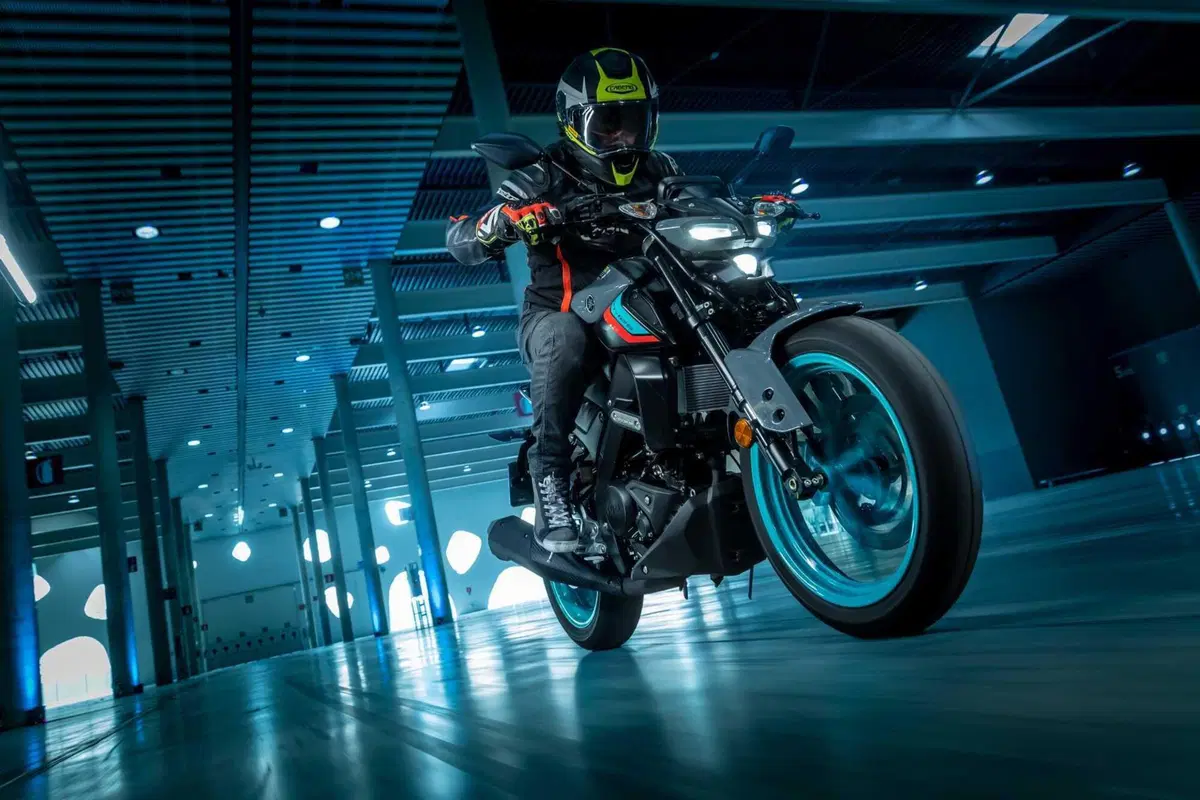 Yamaha MT-125 2023 TEST: la fun bike per i sedicenni [VIDEO] (11)
