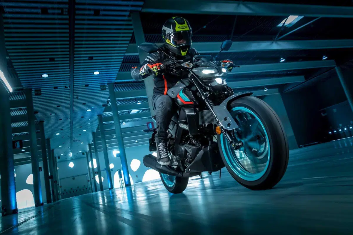 Yamaha MT-125 2023 TEST: la fun bike per i sedicenni [VIDEO] (12)